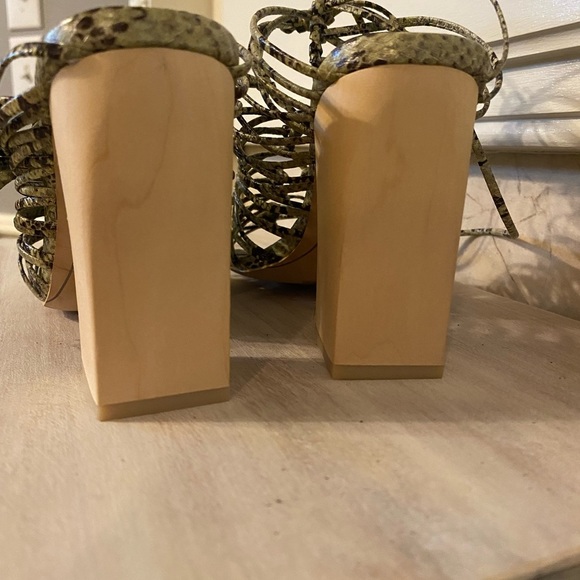 Vince Camuto Imagine Sandals size 6 - Picture 4 of 11